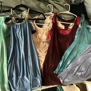 Lot of SIX Lululemon No Limits exercise yoga tanks, size 6